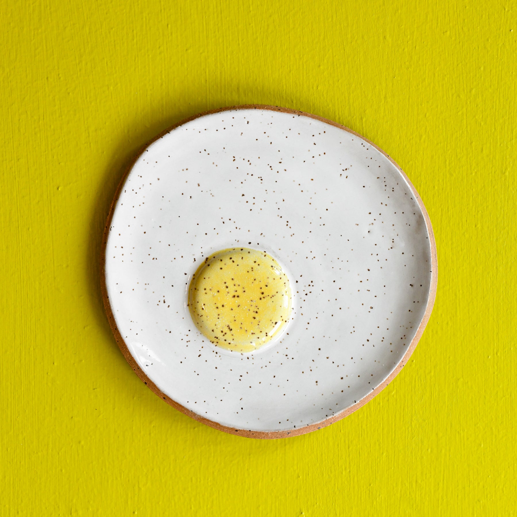 Ceramic sunny side up egg dish spoon holder