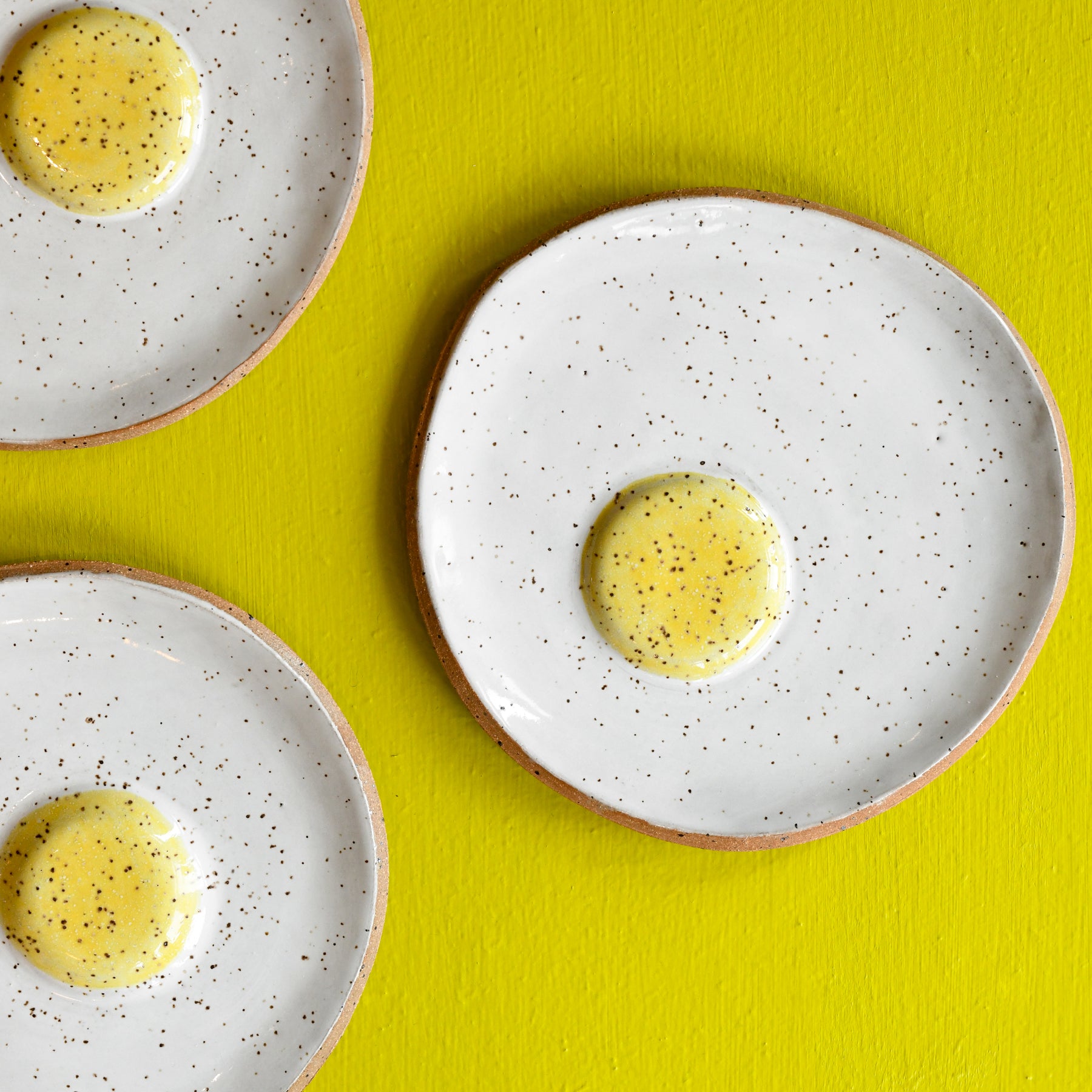 Ceramic sunny side up egg dish spoon holder