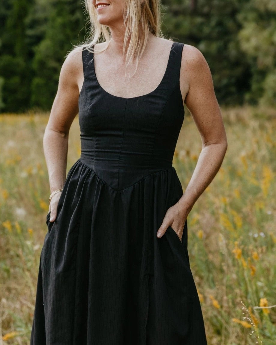 Field day long agnes dress in black embroidery