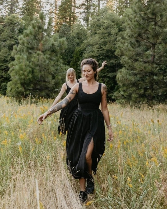 Field day long agnes dress in black embroidery