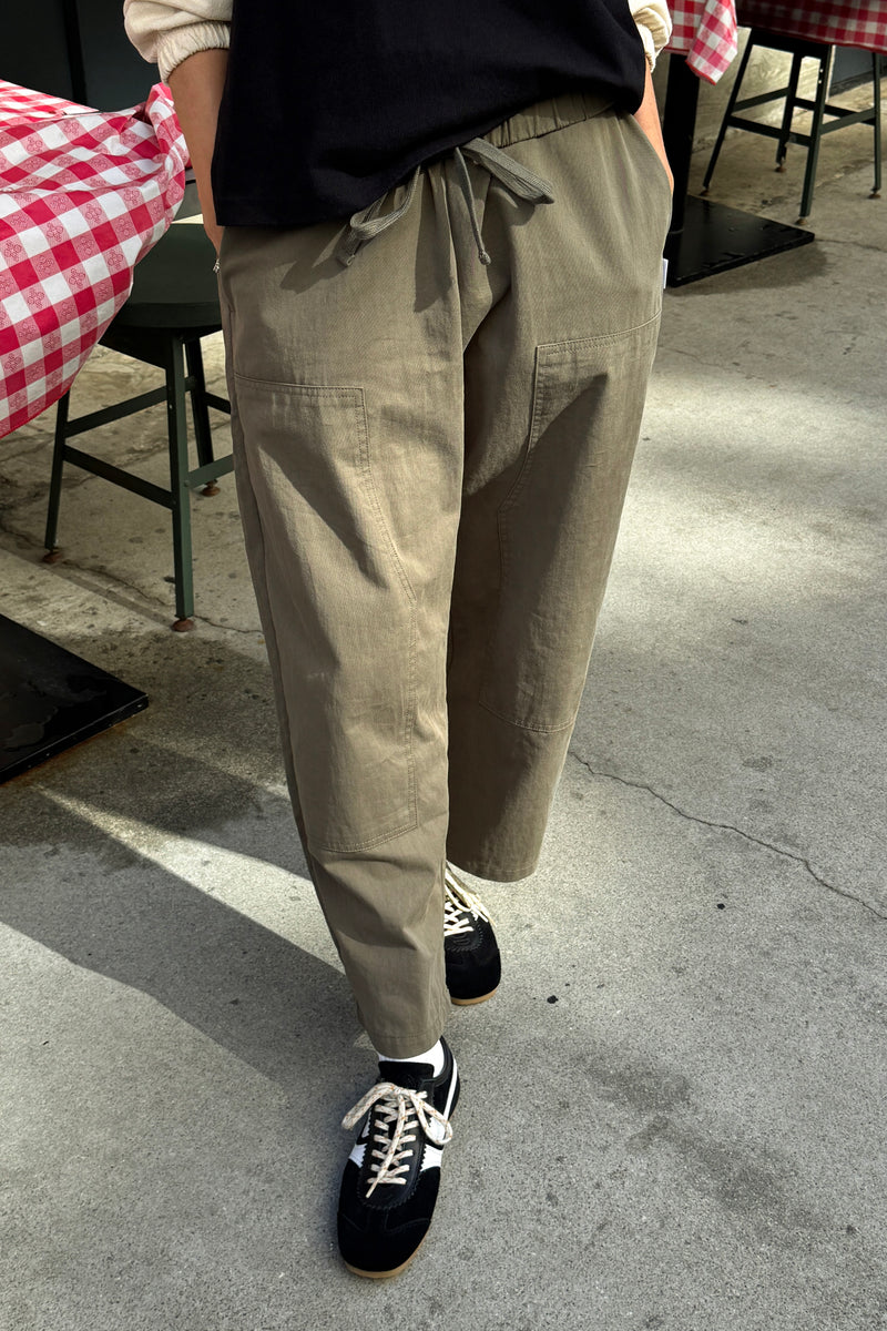 Le Bon gardener pant in olive army green