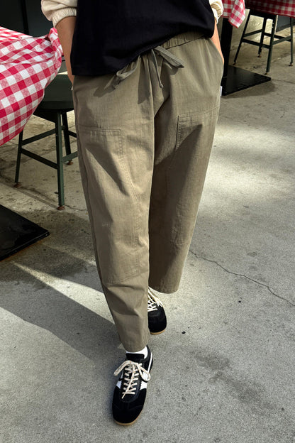 Le Bon gardener pant in olive army green