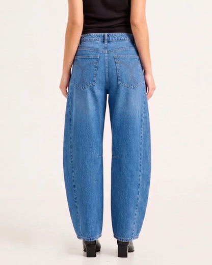 Rolla's high-waisted arc barrel jeans in soho vintage