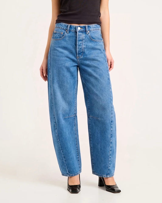 Rolla's high-waisted arc barrel jeans in soho vintage