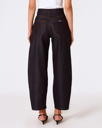 Gigi barrel jeans in dark blue madame indigo with an exposed button fly